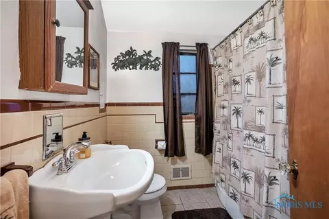 1906 Shenandoah Rd, Toledo, OH 43607 photo 20