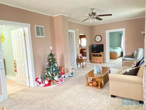 506 Edgerton St, Bryan, OH 43506 photo 4