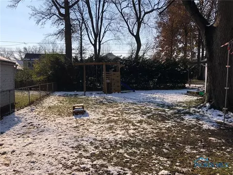 4543 Thackeray Rd, Maumee, OH 43537 photo 3