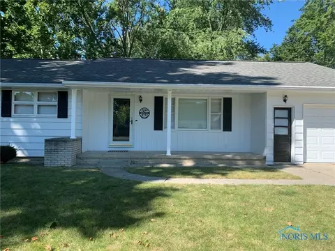 902 Parkview Ave, Bryan, OH 43506 photo 1