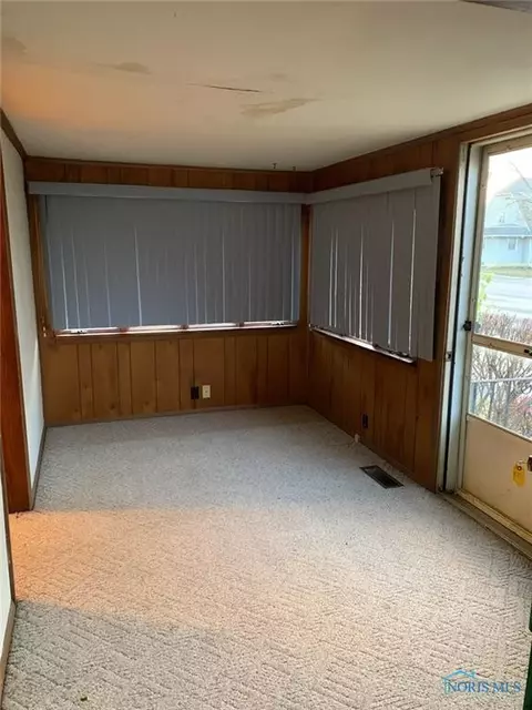 885 E High St, Bryan, OH 43506 photo 3