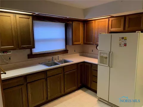 885 E High St, Bryan, OH 43506 photo 6