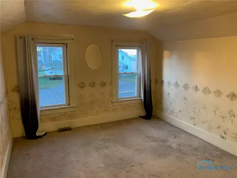 885 E High St, Bryan, OH 43506 photo 12