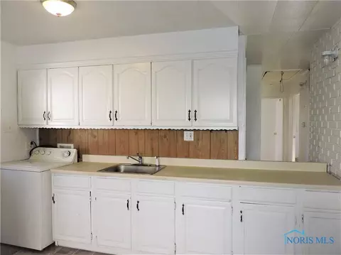 110 Dickens Dr, Toledo, OH 43607 photo 11