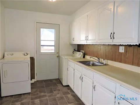 110 Dickens Dr, Toledo, OH 43607 photo 10