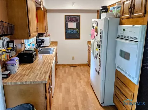 3176 Circle Dr, Delta, OH 43515 photo 4