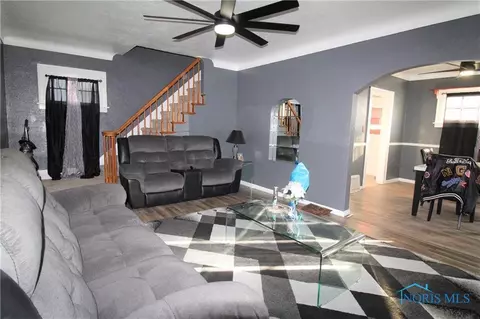 534 E Weber St, Toledo, OH 43608 photo 5