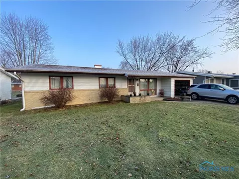 205 Warner St, Walbridge, OH 43465 photo 2