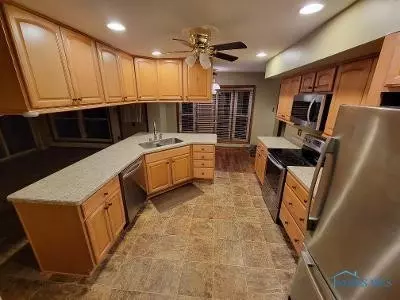 2312 Springmill Rd, Findlay, OH 45840 photo 3