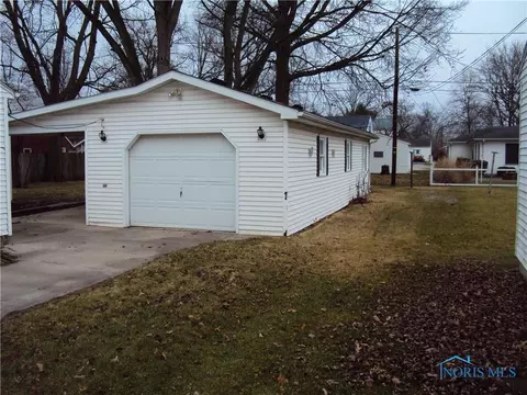 739 N Walnut St, Paulding, OH 45879 photo 6