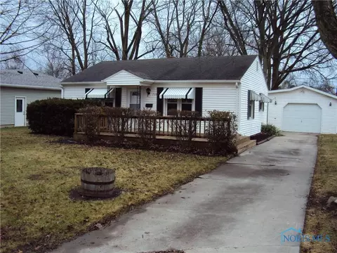 739 N Walnut St, Paulding, OH 45879 photo 1