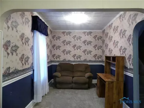 212 N Hazel St, Upper Sandusky, OH 43351 photo 5