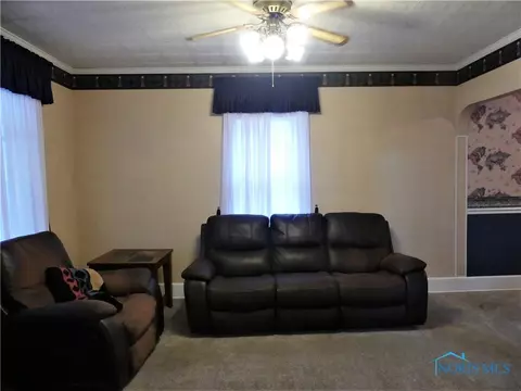 212 N Hazel St, Upper Sandusky, OH 43351 photo 4