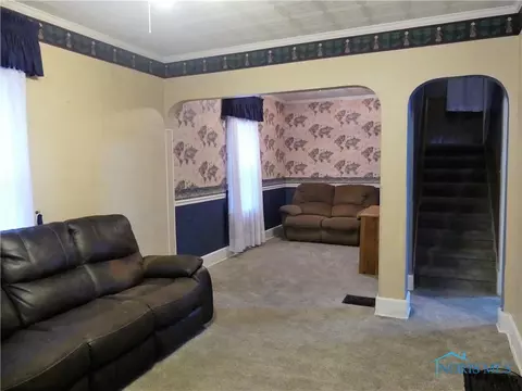 212 N Hazel St, Upper Sandusky, OH 43351 photo 3