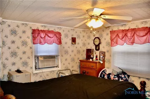 102 Edmonds St, Bradner, OH 43406 photo 8