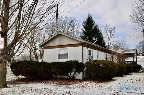 102 Edmonds St, Bradner, OH 43406 photo 2