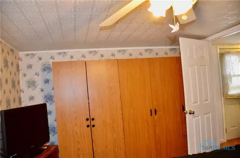 102 Edmonds St, Bradner, OH 43406 photo 9