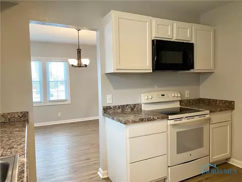 3944 Maxwell Rd, Toledo, OH 43613 photo 8