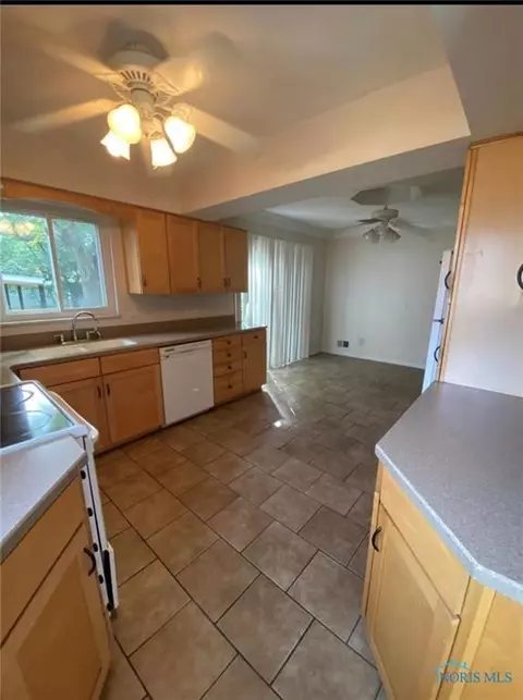 616 Richards Rd, Toledo, OH 43607 photo 3