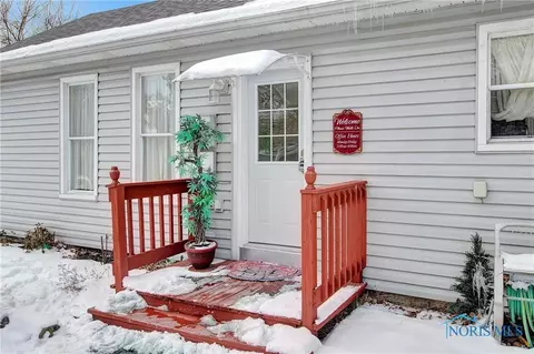 1206 E Main St, Delta, OH 43515 photo 5