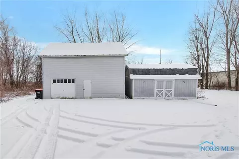 1206 E Main St, Delta, OH 43515 photo 42