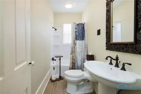 1206 E Main St, Delta, OH 43515 photo 21
