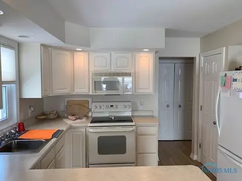 4407 Crystal Ridge Dr, Maumee, OH 43537 photo 18