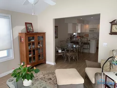 4407 Crystal Ridge Dr, Maumee, OH 43537 photo 9