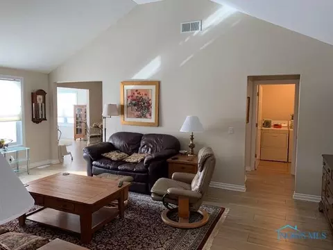 4407 Crystal Ridge Dr, Maumee, OH 43537 photo 8