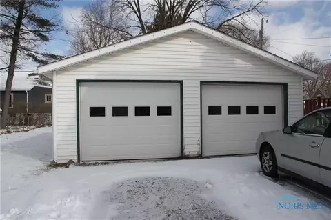 411 E Mulberry St, Bryan, OH 43506 photo 6