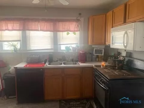 411 E Mulberry St, Bryan, OH 43506 photo 3