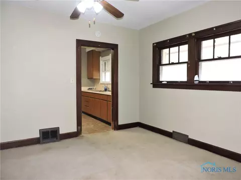 358 Burbank Dr, Toledo, OH 43607 photo 6