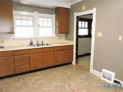 358 Burbank Dr, Toledo, OH 43607 photo 7