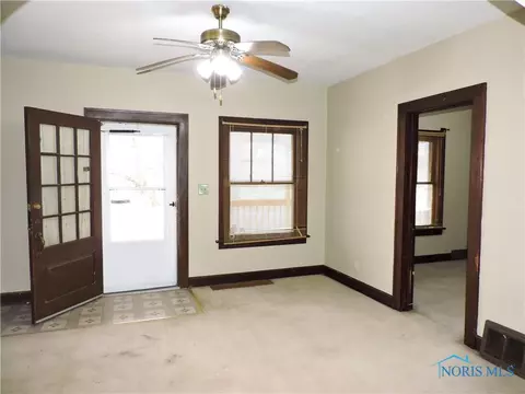 358 Burbank Dr, Toledo, OH 43607 photo 2