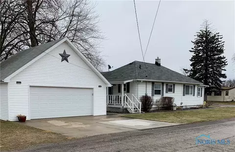 204 Windsor Rd, Walbridge, OH 43465 photo 2