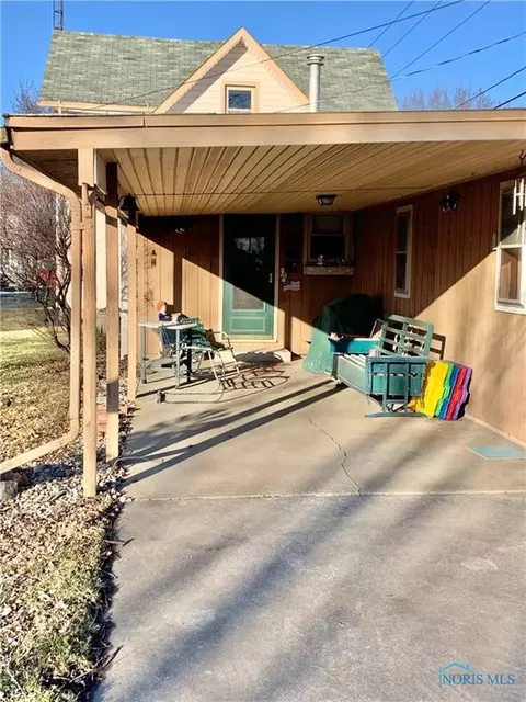 120 Elm St, Deshler, OH 43516 photo 4