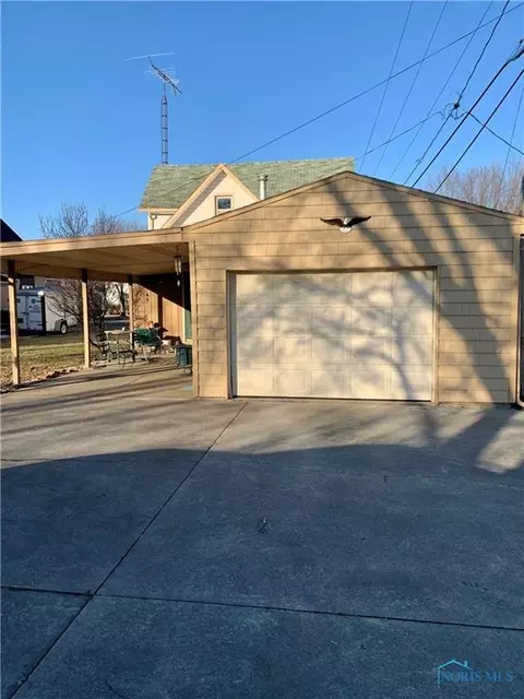 120 Elm St, Deshler, OH 43516 photo 3