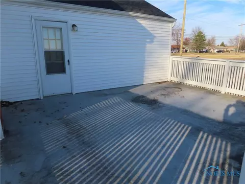 1304 E Wilson St, Bryan, OH 43506 photo 4