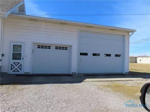 883 E Mulberry St, Bryan, OH 43506 photo 4