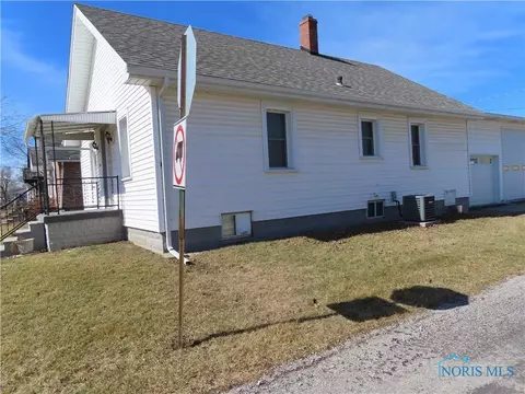 883 E Mulberry St, Bryan, OH 43506 photo 2