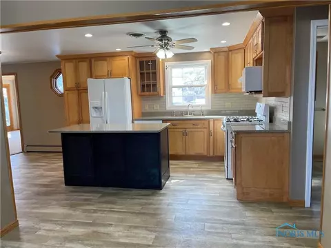 1900 Middle Ct, Bryan, OH 43506 photo 7