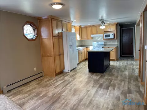 1900 Middle Ct, Bryan, OH 43506 photo 8