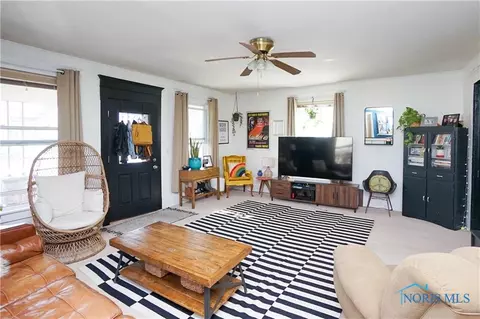 812 Maple Ave, Findlay, OH 45840 photo 9