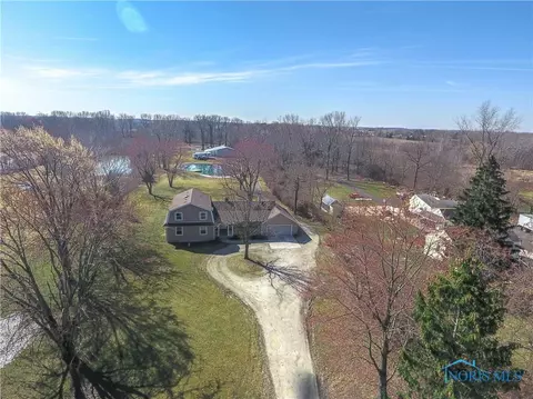 8720 Cedar Point Rd, Oregon, OH 43616 photo 2