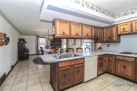 8720 Cedar Point Rd, Oregon, OH 43616 photo 12