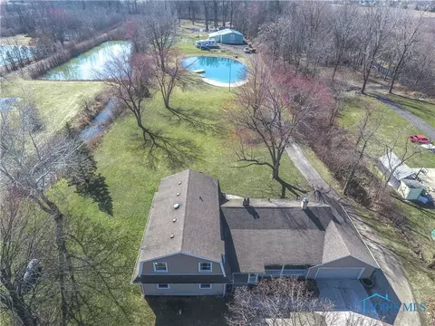 8720 Cedar Point Rd, Oregon, OH 43616 photo 4