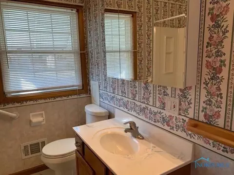 3038 Reen Dr, Toledo, OH 43613 photo 8