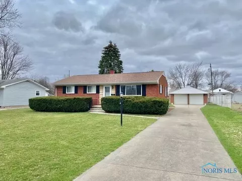 108 Tyler Dr, Walbridge, OH 43465 photo 1