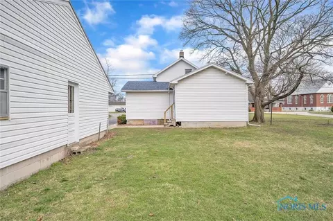 28049 E Broadway St, Walbridge, OH 43465 photo 21