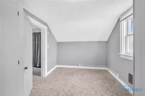 28049 E Broadway St, Walbridge, OH 43465 photo 17